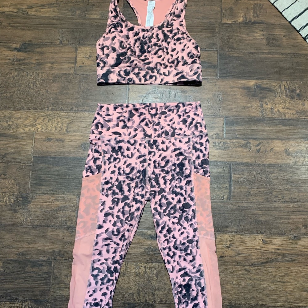 Size S Fabletics Set Pink Leopard